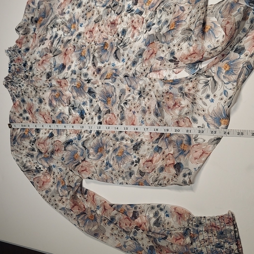 Elan Sheer Floral Blouse  Size M - Picture 11 of 11